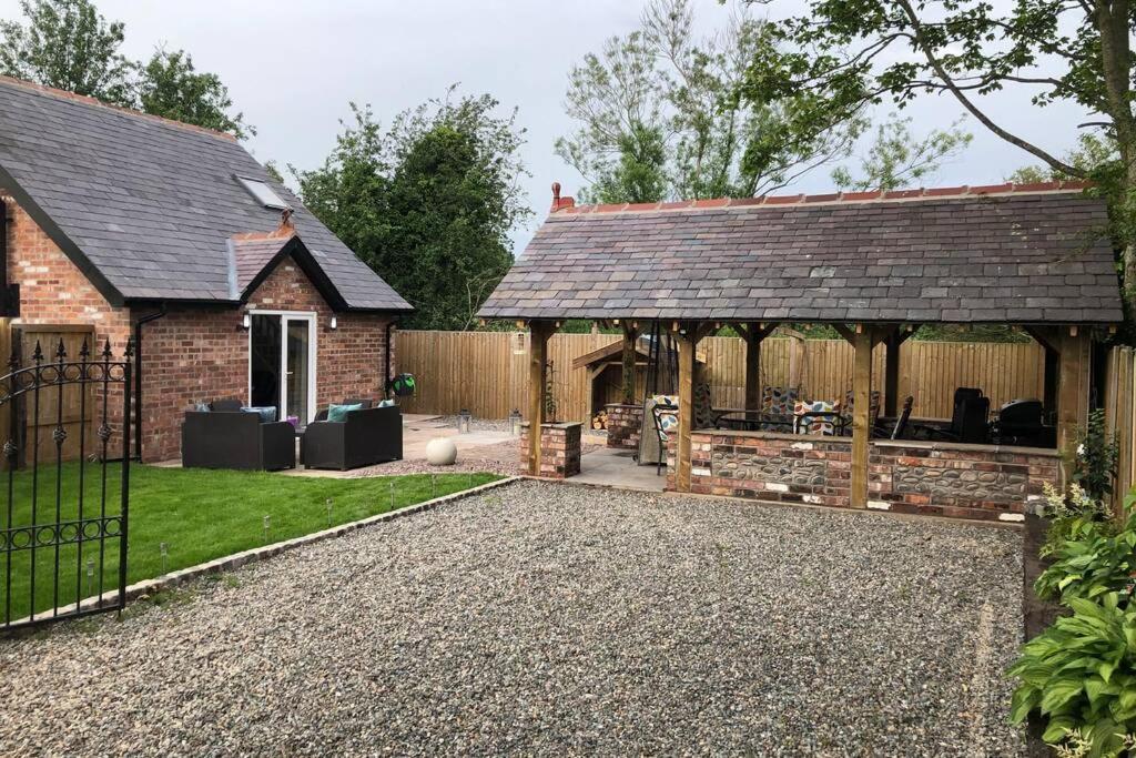 Dove Nest Cottage Blackpool 리탬 세인트 앤스 외부 사진